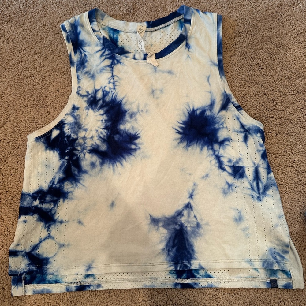 Lululemon tanks